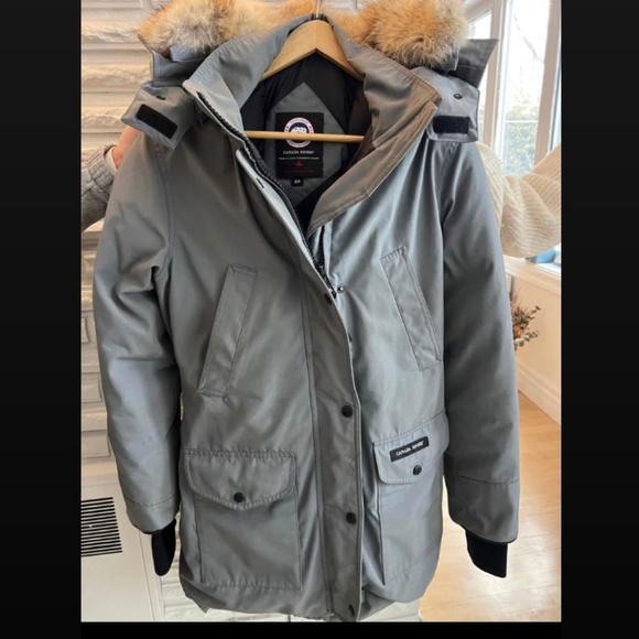 Canada Goose Trillium Parka for women.Grey. Small - Picture 5 of 12